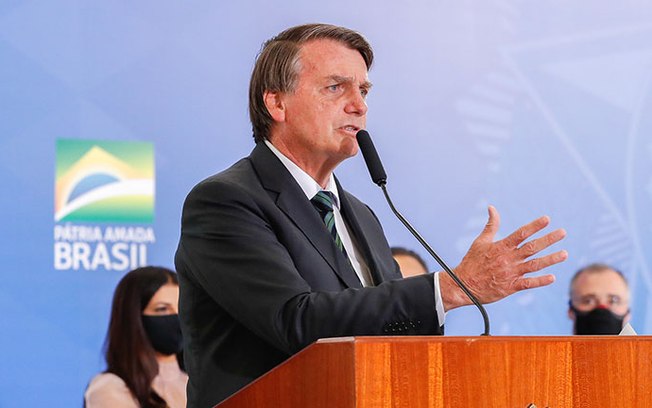 Leia mais sobre o artigo Bolsonaro diz que gosta de Baleia Rossi, mas critica apoio da esquerda