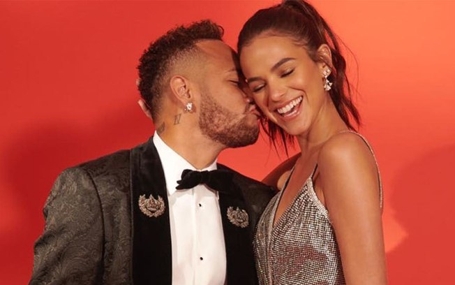 Leia mais sobre o artigo Neymar desarquiva fotos com Bruna Marquezine e fãs torcem por volta de “Brumar”