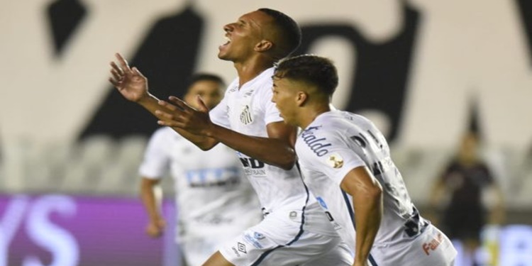 Leia mais sobre o artigo Santos vence o Boca Juniors e final da Libertadores será entre brasileiros