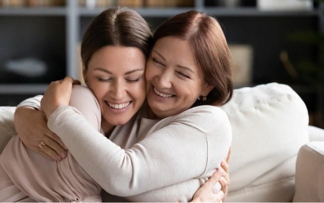 Leia mais sobre o artigo Ficar bem com a mãe: conselhos dos elementos dos signos para a relação