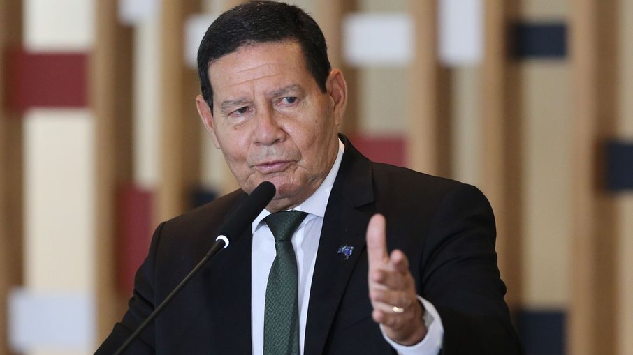 Leia mais sobre o artigo Mourão: “Não tem como prever o que ia acontecer em Manaus”