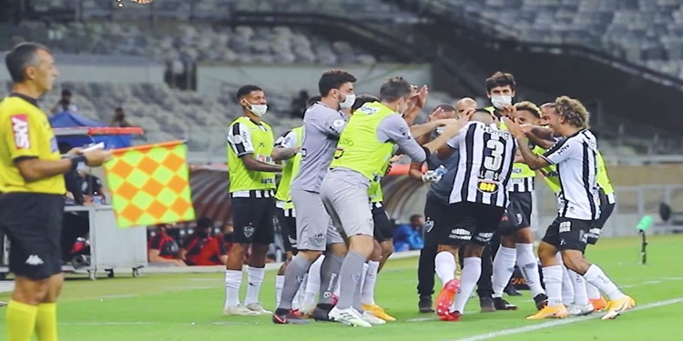 Leia mais sobre o artigo Galo vence o Atlético GO e diminui diferença para o líder