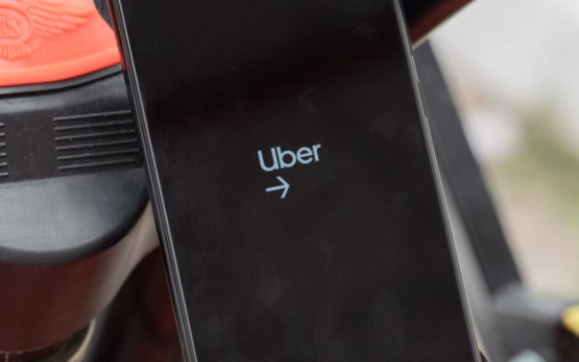 Leia mais sobre o artigo Projeto quer taxar Uber e 99 para financiar fundo para motoristas