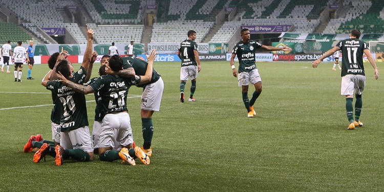 Leia mais sobre o artigo Palmeiras goleia o Corinthians por 4 a 0 no Campeonato Brasileiro Série A