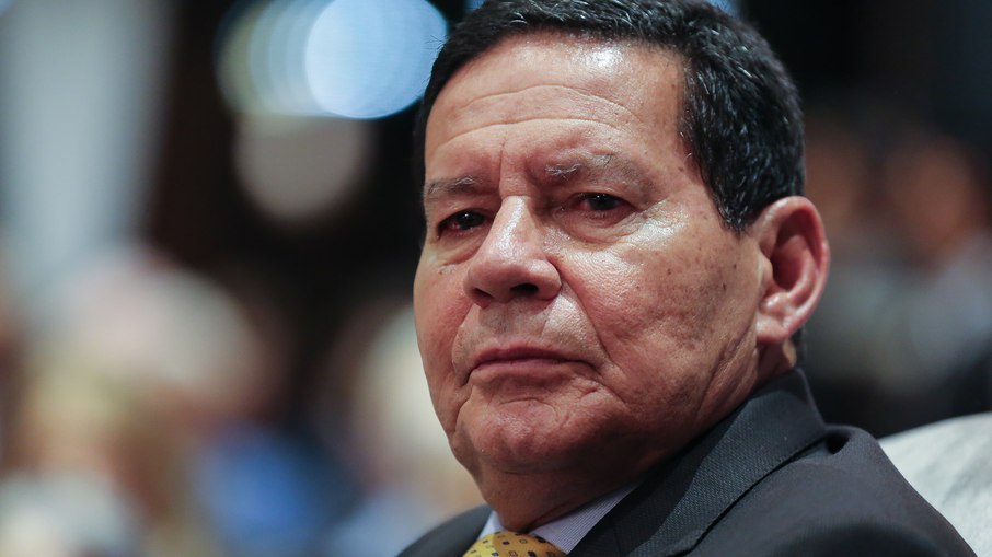 Leia mais sobre o artigo Mourão fala que gestão de Pazuello na Saúde tem ‘pontos a favor e contra’