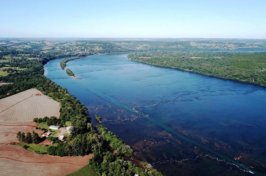 Leia mais sobre o artigo Projeto susta cessão de espaços para aquicultura em águas da União