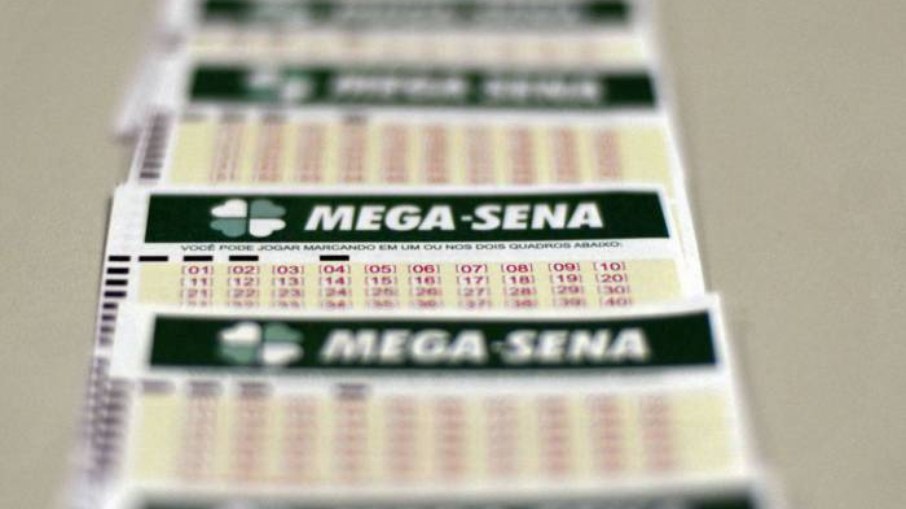 Leia mais sobre o artigo Mega-Sena sorteia R$ 21 milhões neste sábado; veja números