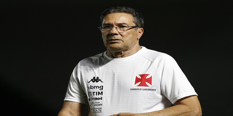 Leia mais sobre o artigo Luxemburgo elogia time do Vasco após vitória