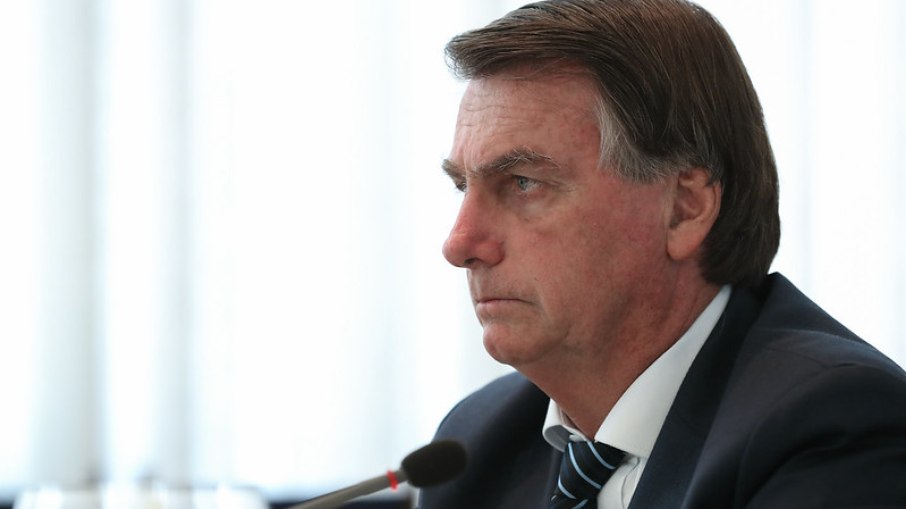 Leia mais sobre o artigo Bolsonaro nega volta e diz que auxílio emergencial “não é aposentadoria”