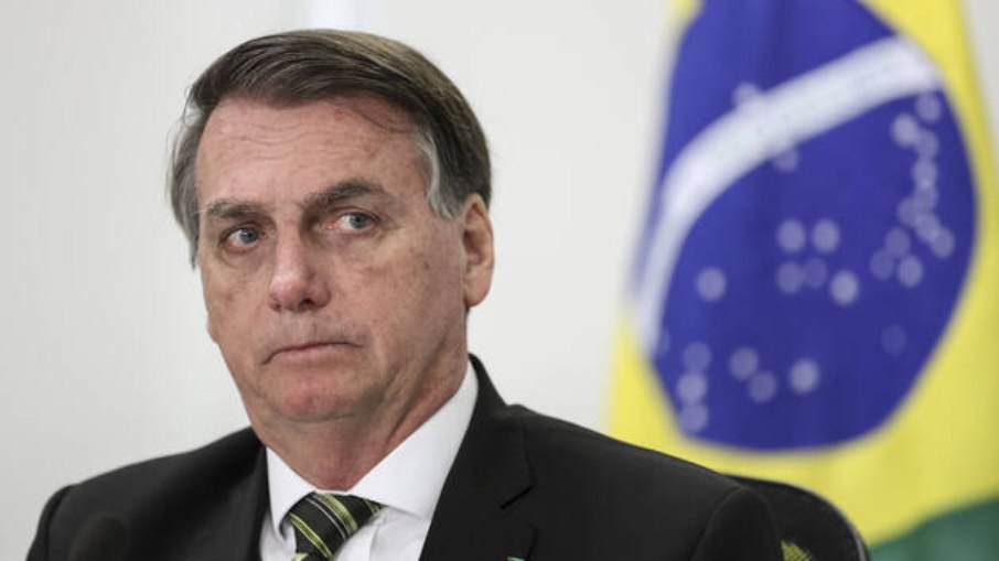 Leia mais sobre o artigo Bolsonaro pode ser investigado por gastos milionários: leite condensado e alfafa