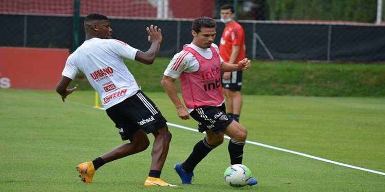 Leia mais sobre o artigo Recuperado da Covid-19, Hernanes do São Paulo volta aos treinos