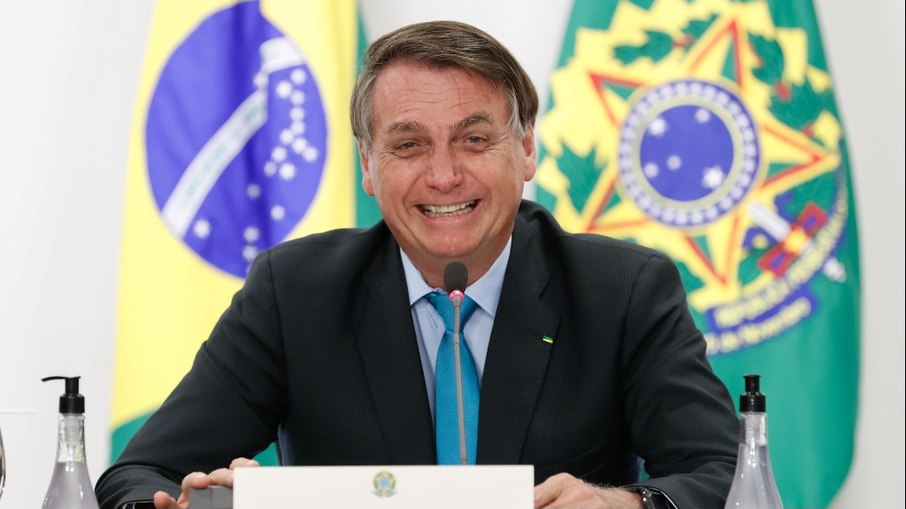 Leia mais sobre o artigo Bolsonaro diz que vai influenciar na eleição da Câmara “se Deus quiser”