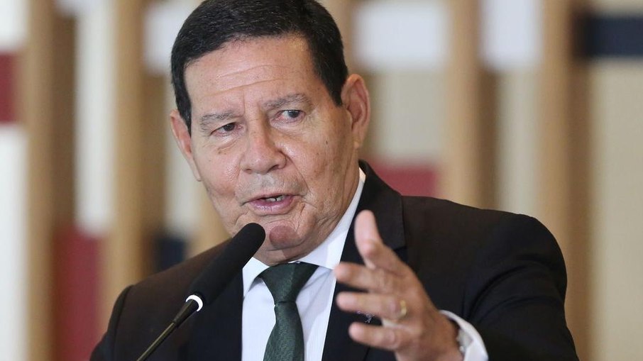 Leia mais sobre o artigo “Pura fumaça”, diz Mourão sobre gastos bilionários do governo com comida