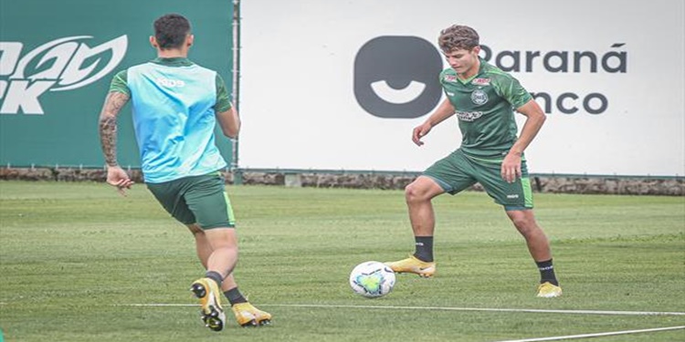 Leia mais sobre o artigo Elenco do Coritiba trabalha em campo com foco na 33ª rodada do Brasileirão