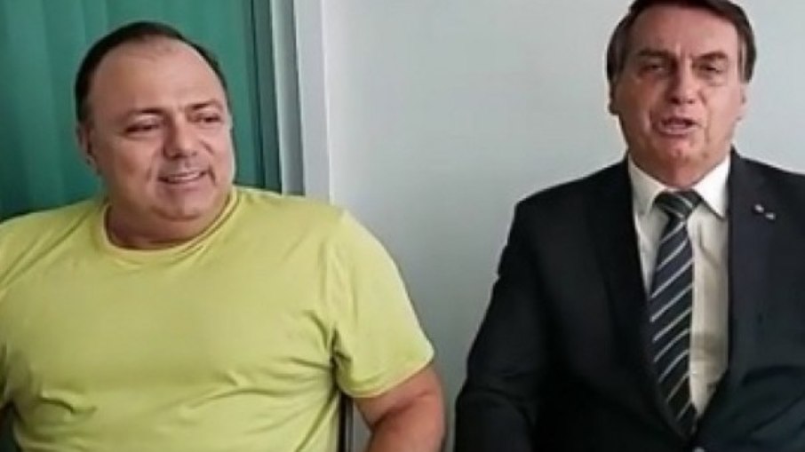 Leia mais sobre o artigo Bolsonaro deixa entrevista após pergunta sobre investigação de Pazuello