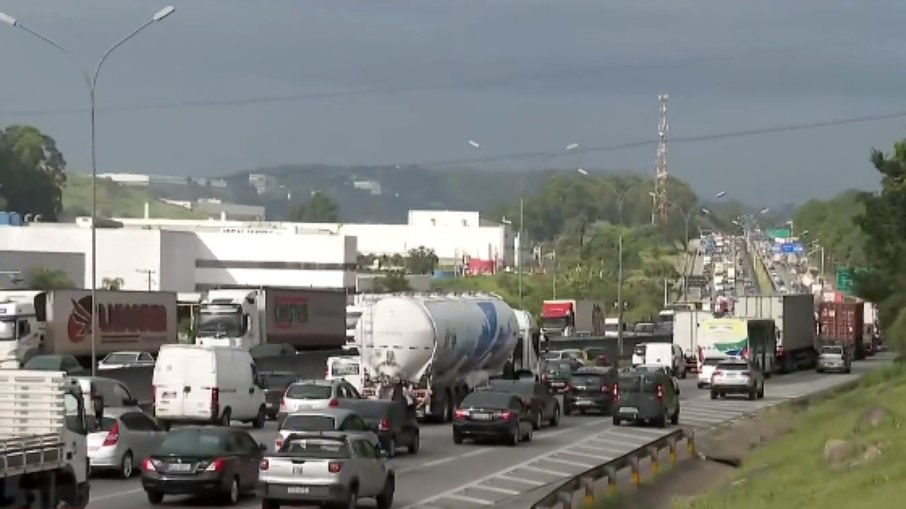 Leia mais sobre o artigo Após manifestação de caminhoneiros, governo Doria defende ICMS de SP