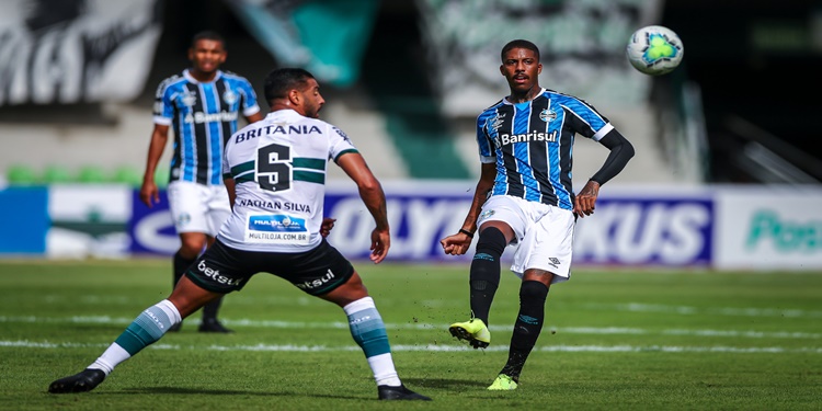 Leia mais sobre o artigo Grêmio erra pênalti e fica empatado com Coritiba pela 33ª rodada da Série A