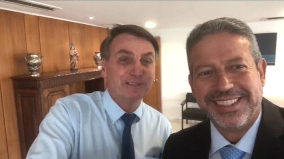 Leia mais sobre o artigo Confira cinco motivos para Bolsonaro apoiar Arthur Lira para comando da Câmara