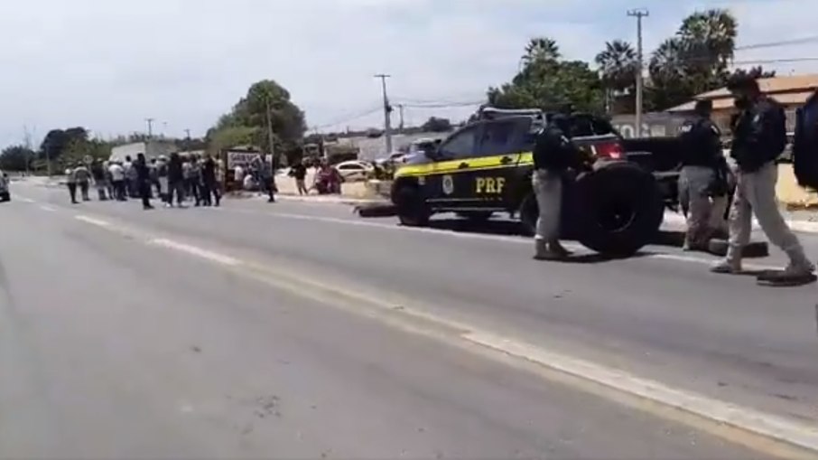 Leia mais sobre o artigo Caminhoneiros se manifestam em rodovias do nordeste; confira