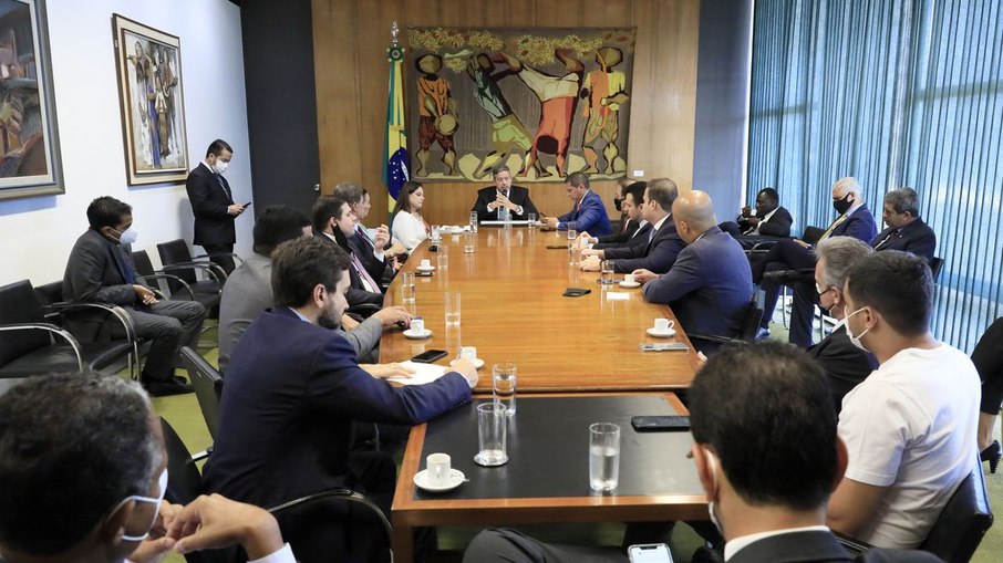 Leia mais sobre o artigo Começa sessão para definir Mesa Diretora da Câmara; assista votação ao vivo