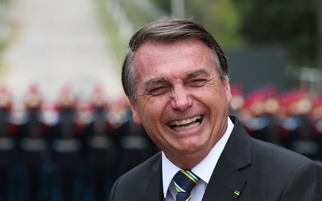 Leia mais sobre o artigo Bolsonaro chega a 69 pedidos de impeachment e bate recorde de Dilma; entenda