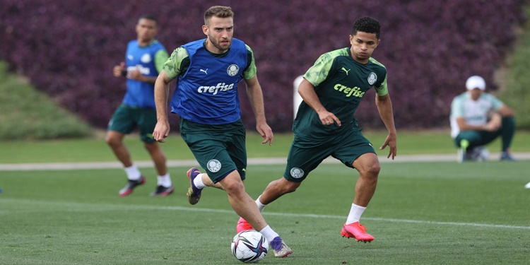 Leia mais sobre o artigo Em Doha, reservas do Palmeiras fazem treino técnico e titulares realizam regenerativo