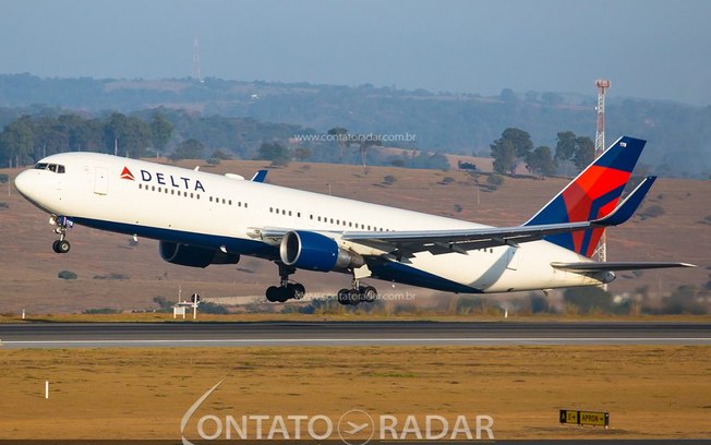 Leia mais sobre o artigo Delta manterá assentos do meio bloqueados até abril