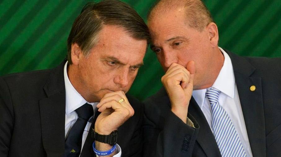 Leia mais sobre o artigo Bolsonaro diz que Onyx Lorenzoni vai mudar para a Secretaria da Presidência