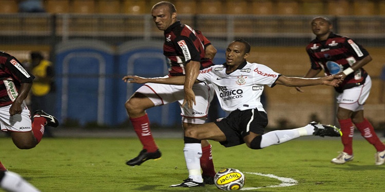 Leia mais sobre o artigo Há dez anos, Liédson reestreava pelo Corinthians