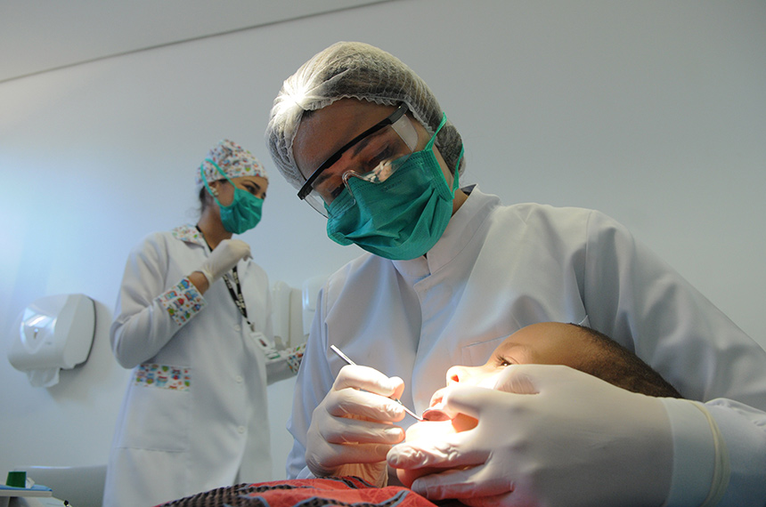 Leia mais sobre o artigo Trad propõe a vacinação de dentistas, fisioterapeutas, garçons e fonoaudiólogos