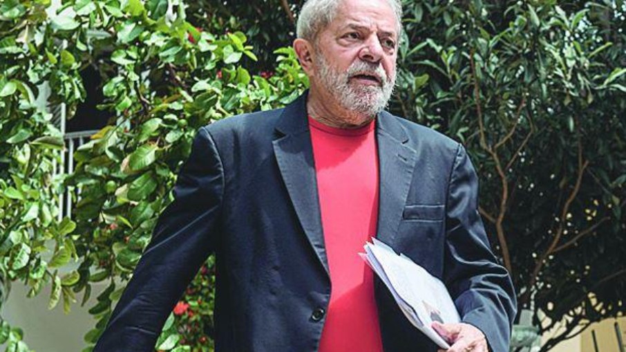 Leia mais sobre o artigo Lula declara estar bem após internação: “já voltei a fazer caminhada”