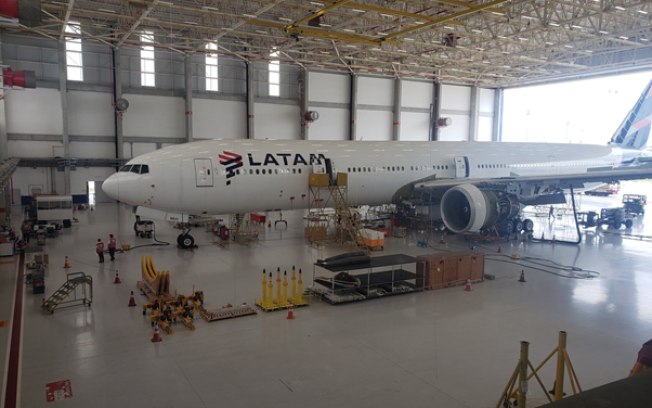 Leia mais sobre o artigo LATAM realiza seu primeiro Check Estrutural de um Boeing 777 no Brasil