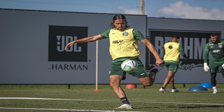 Leia mais sobre o artigo Com desfalque  na equipe, Coritiba treina forte para enfrentar o Santos