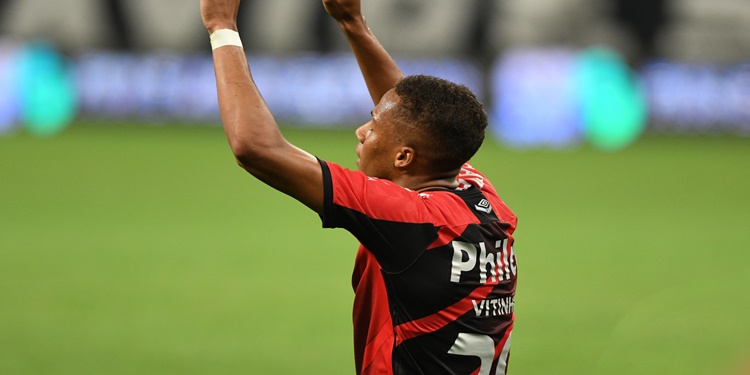 Leia mais sobre o artigo Após seis meses, Vitinho comemora volta por cima e reencontro com o gol