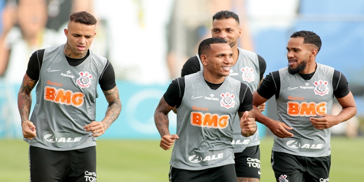 Leia mais sobre o artigo Corinthians treina em campo reduzido de olho no Flamengo