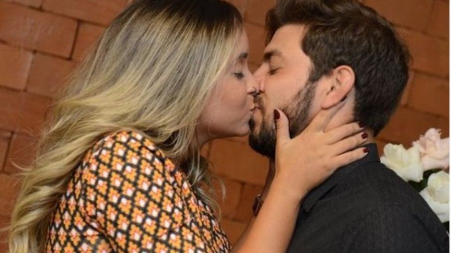 Leia mais sobre o artigo ‘BBB 21’: Esposa de Caio publica mensagem após preocupação do marido