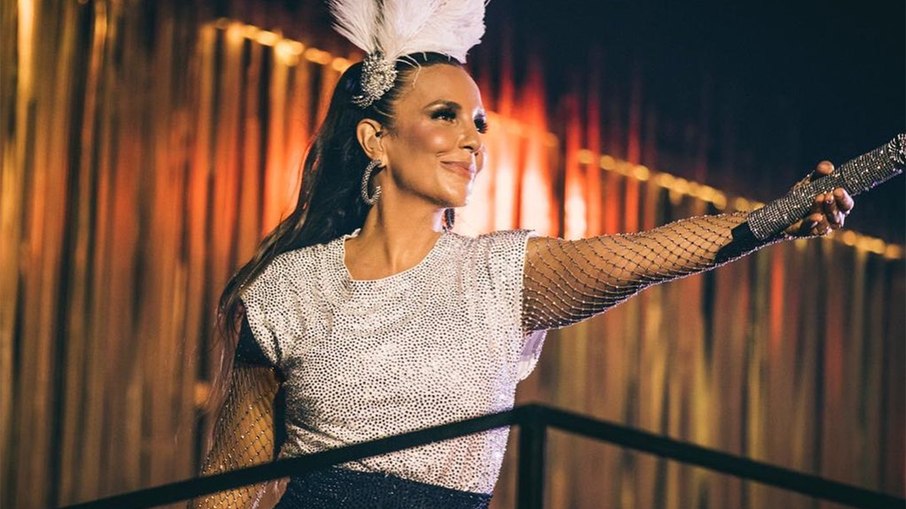 Leia mais sobre o artigo Em live, Ivete Sangalo pede para “deixar armas” e “trazer ciência”