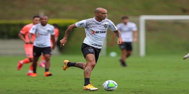 Leia mais sobre o artigo Tardelli comemora gols e presença integral no jogo-treino