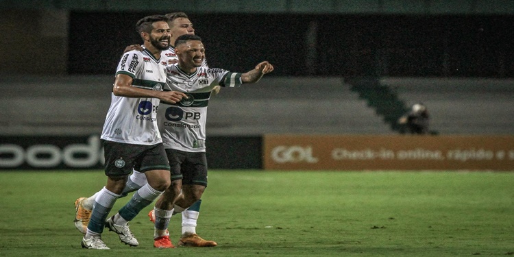 Leia mais sobre o artigo Com um jogador a menos, Palmeiras é derrotado pelo Coritiba