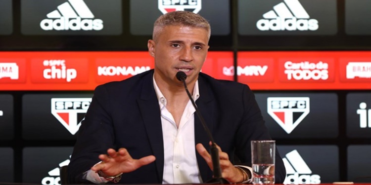 Leia mais sobre o artigo Novo técnico , Hernán Crespo do São Paulo é apresentado ao time