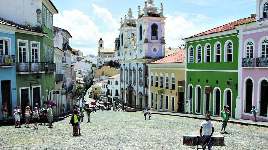 Leia mais sobre o artigo Toque de recolher entra em vigor na Bahia