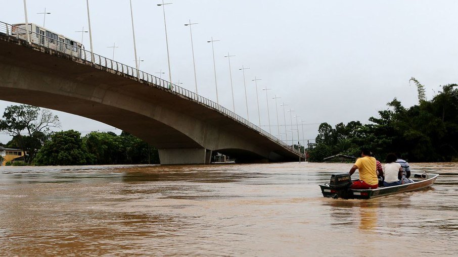 Leia mais sobre o artigo Acre: Governo enviará R$ 450 milhões para conter Covid, dengue e enchentes