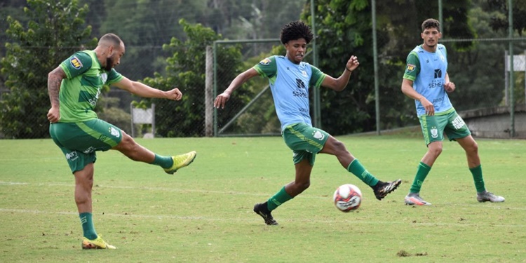 Leia mais sobre o artigo América MG inicia semana de estreia no Mineiro com trabalhos pela manhã