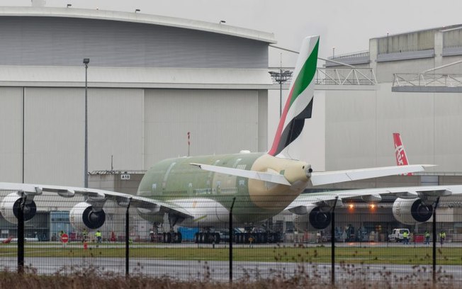 Leia mais sobre o artigo Último A380 da Emirates é visto em Toulouse