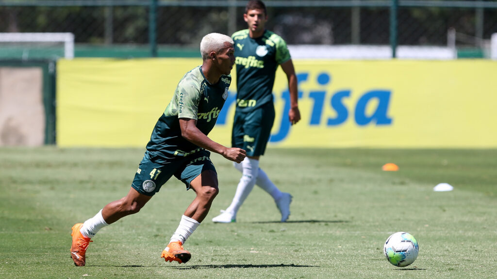 Leia mais sobre o artigo Veron é novidade em reapresentação do Palmeiras após empate pelo Brasileiro