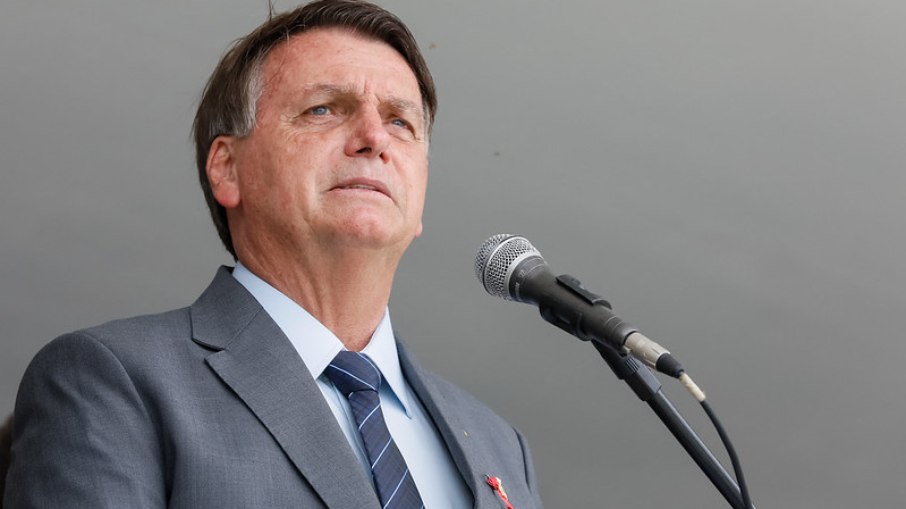 Leia mais sobre o artigo Bolsonaro aguarda aprovação do Orçamento para antecipar 13º de aposentados