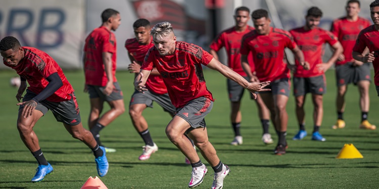 Leia mais sobre o artigo Equipe do Flamengo inicia trabalhos para o Campeonato Carioca