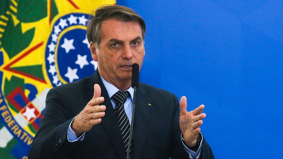 Leia mais sobre o artigo ” Pode ser que tenhamos uma alta do petróleo”, diz Bolsonaro