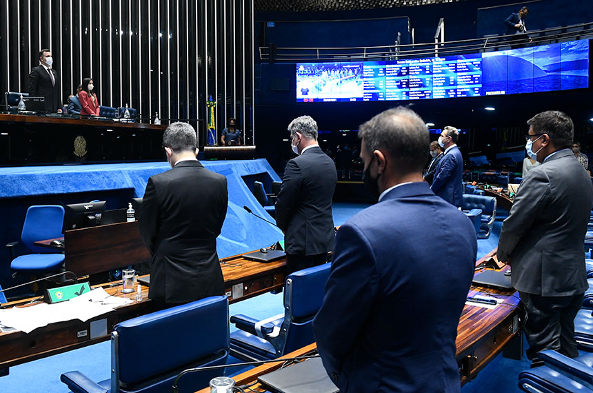 Leia mais sobre o artigo Senadores lamentam recorde de mortes por covid-19 no Brasil