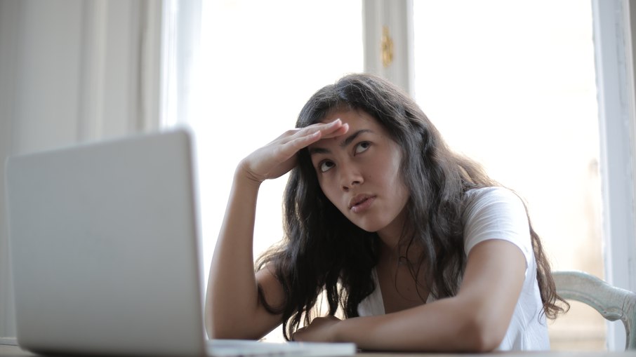 Leia mais sobre o artigo Mulheres com filhos entram mais tarde no mercado de trabalho, diz IBGE